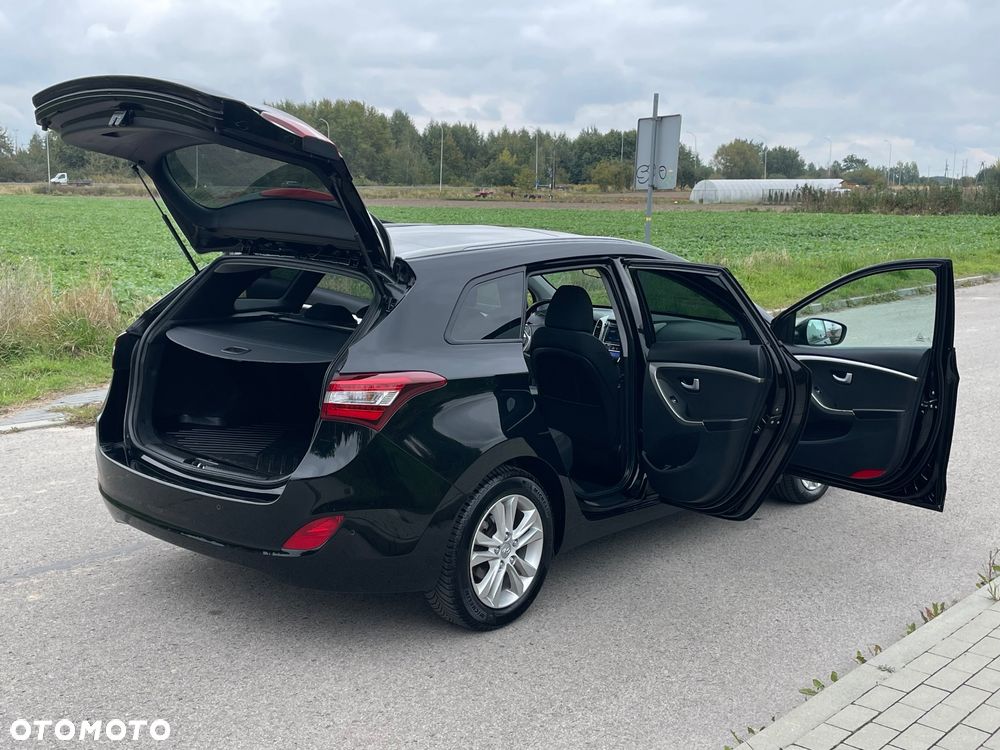 Hyundai i30 Kombi 1.6 CRDI Style - 40