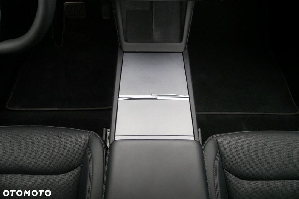 Tesla Model 3 - 11