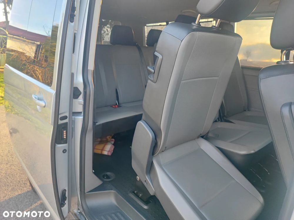 Volkswagen Caravelle 2.0 TDI L2 Highline 4Motion DSG - 19