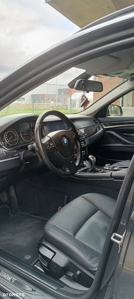 BMW Seria 5 520d Touring - 11