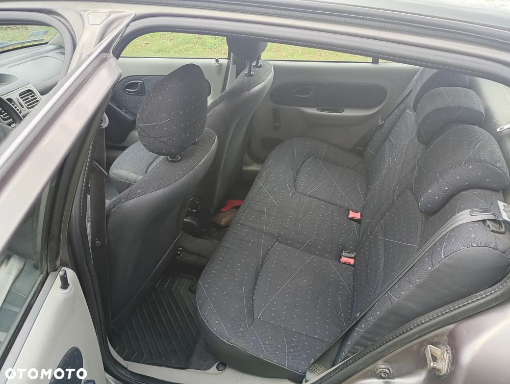 Renault Thalia - 9