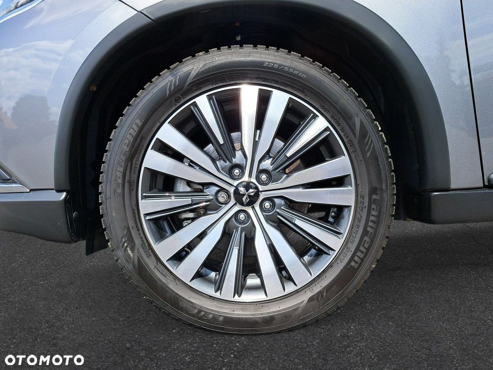 Mitsubishi Outlander 2.0 Instyle SDA 4WD CVT - 9