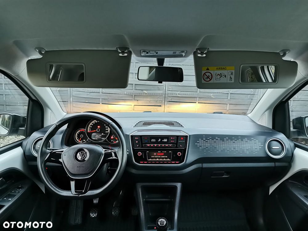 Volkswagen up! TSI (BlueMotion Technology) move - 36