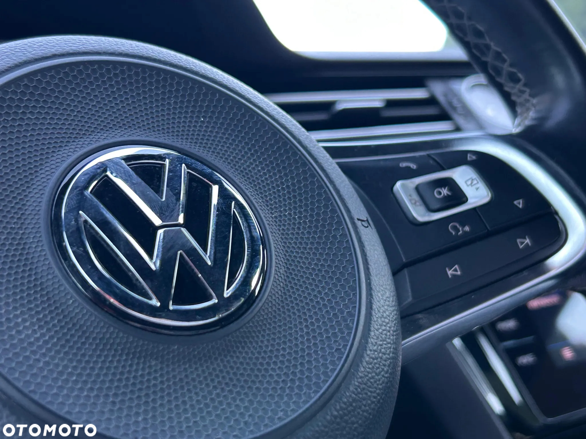 Volkswagen Passat - 16
