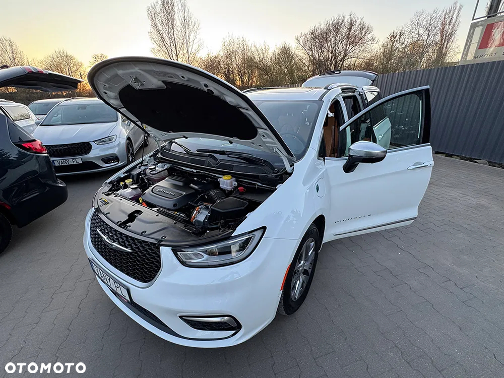Chrysler Pacifica - 8