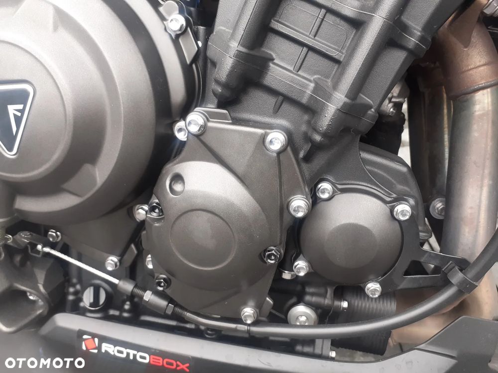 Triumph Street Triple - 14