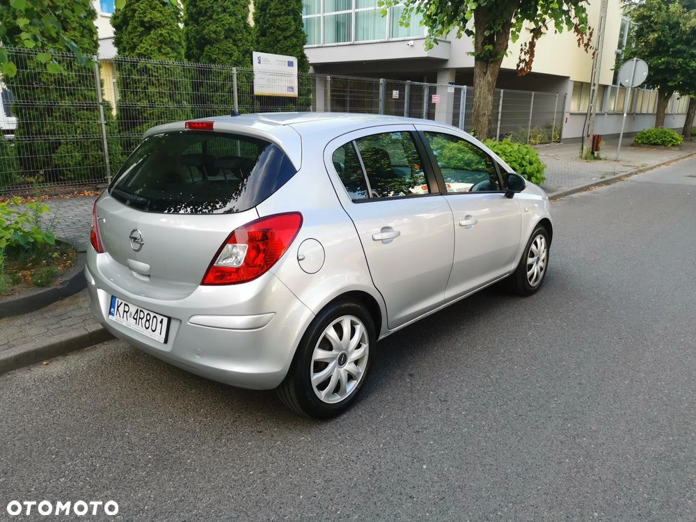 Opel Corsa 1.4 16V Cosmo - 5