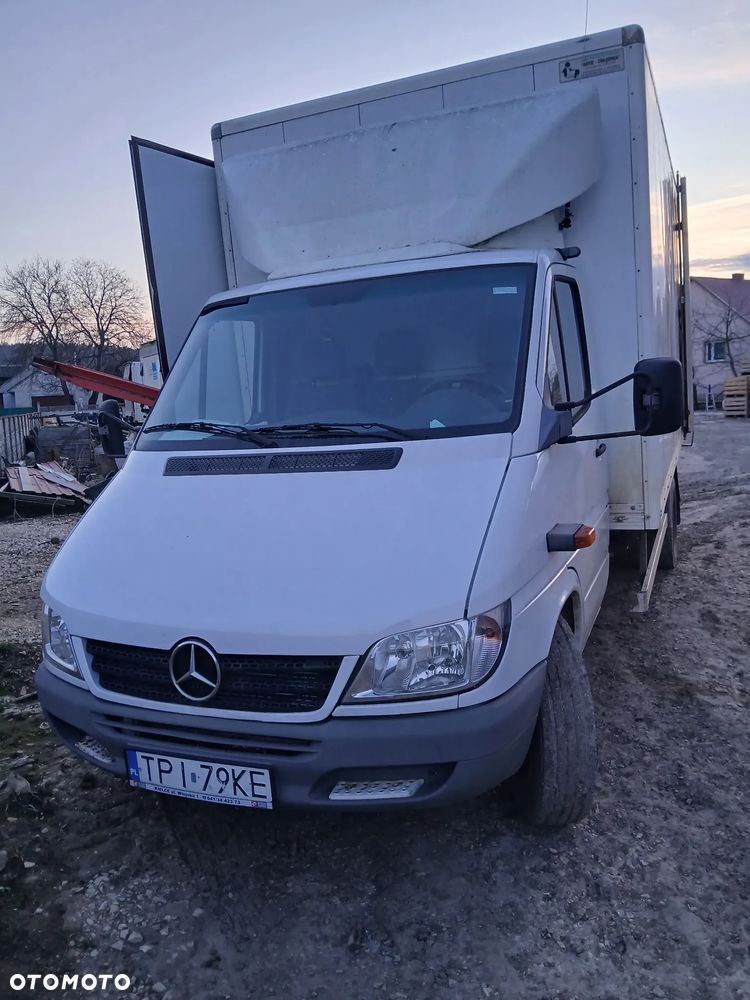 Mercedes-Benz 616 - 1