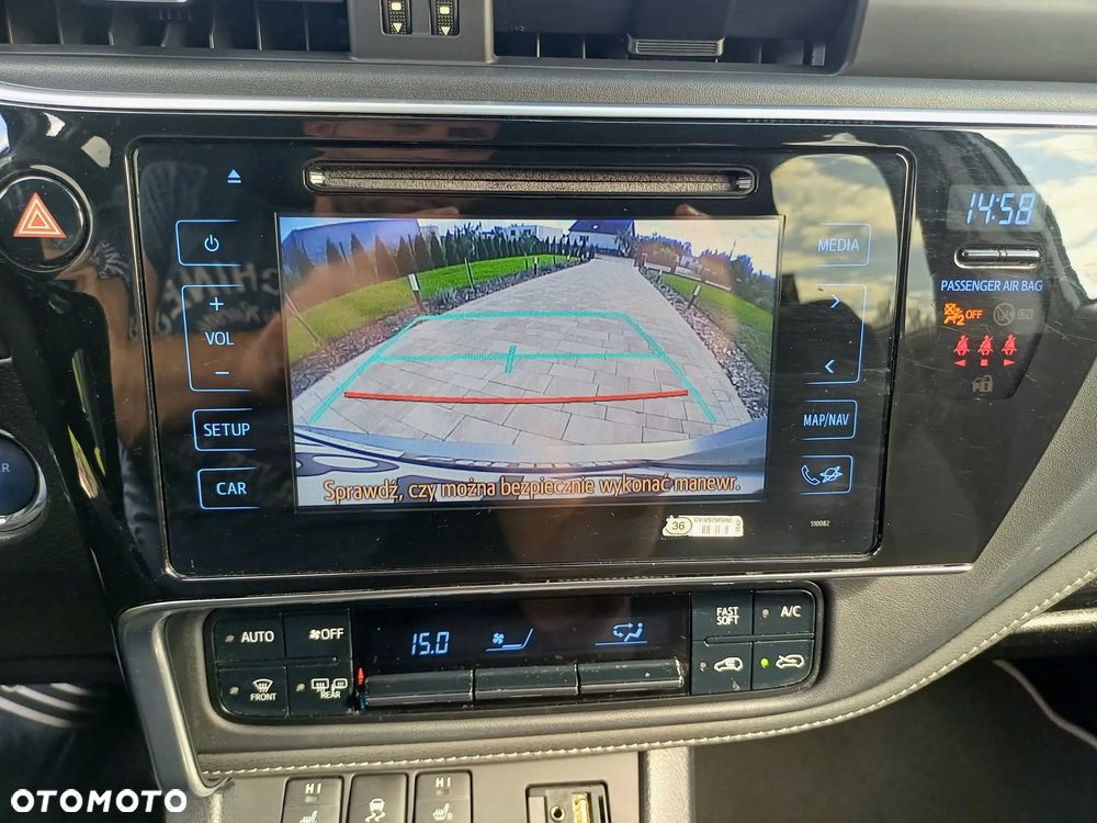 Toyota Auris 1.8 HSD Luna - 29