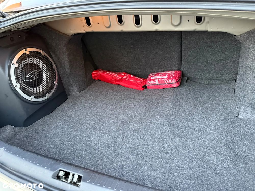 Mitsubishi Lancer 1.8 Intense - 18