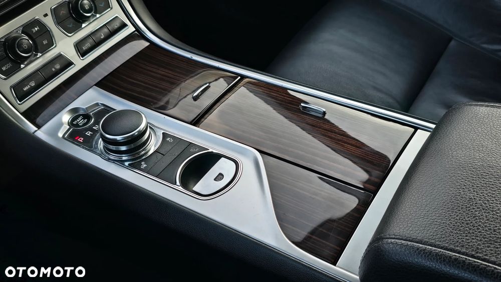 Jaguar XF 2.2 D Premium Luxury - 24