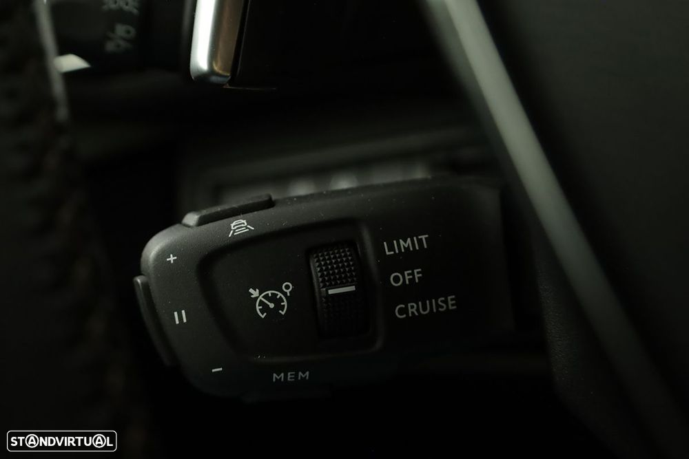 Peugeot 3008 1.2 Hybrid Allure e-DCS6 - 18
