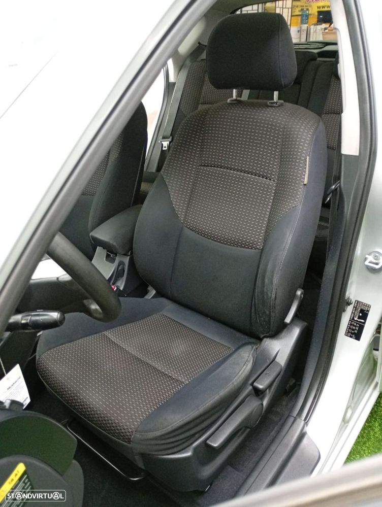Hyundai i30 1.6 CRDI Classic - 13