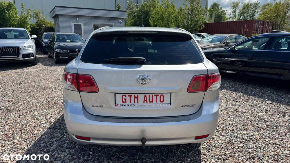 Toyota Avensis 1.8 Sol NAVI - 12