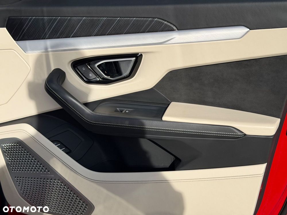 Lamborghini Urus - 28