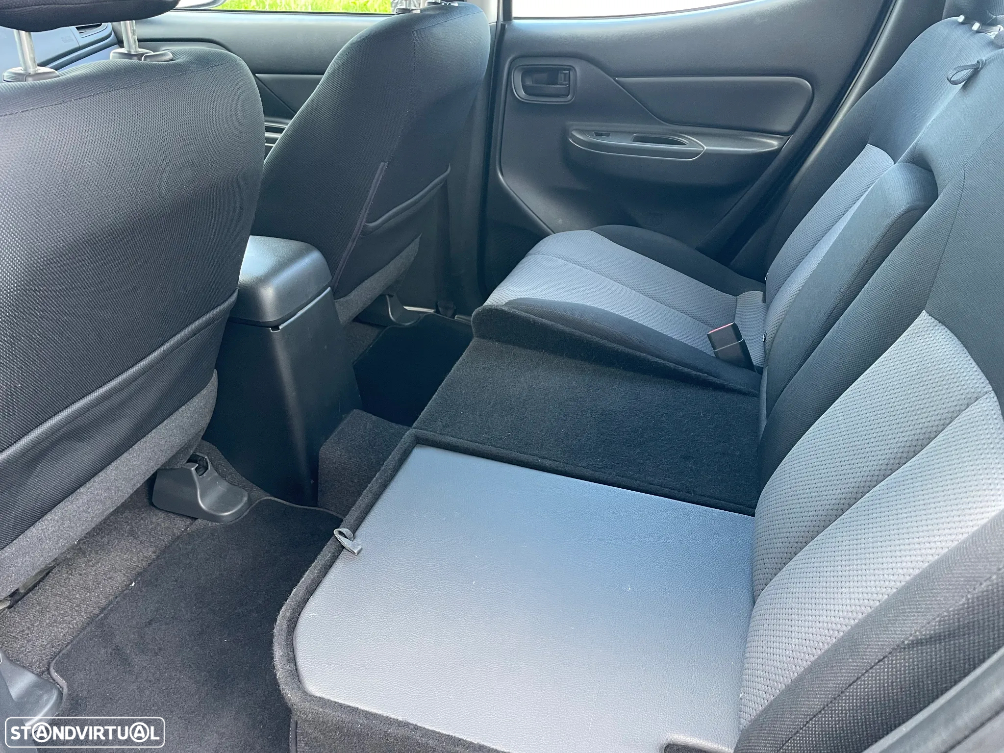 Mitsubishi L200 2.3 DI-D CD Invite 4WD - 9