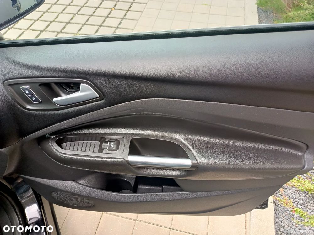 Ford Kuga 2.0 TDCi 2x4 Titanium - 22