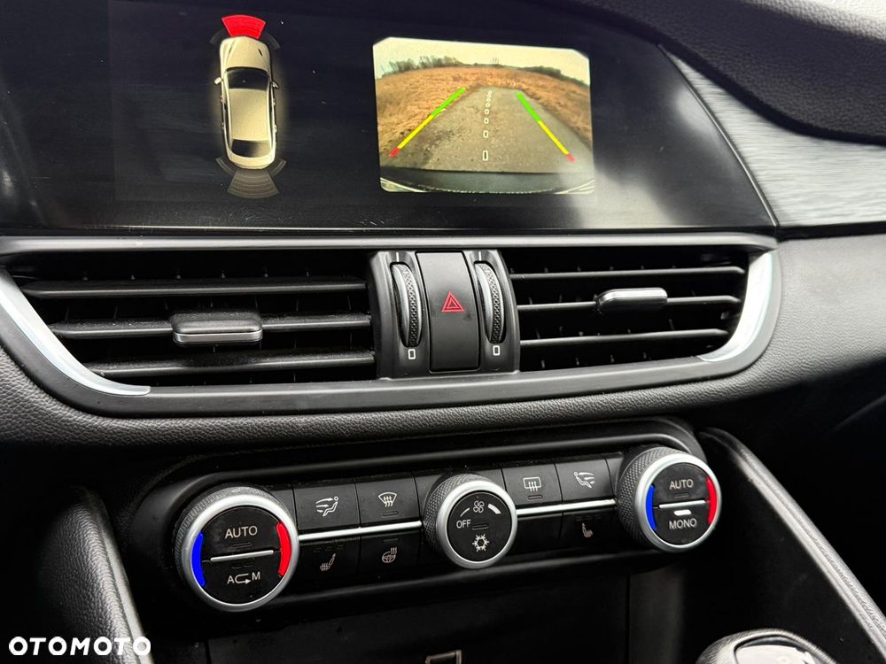 Alfa Romeo Giulia - 21