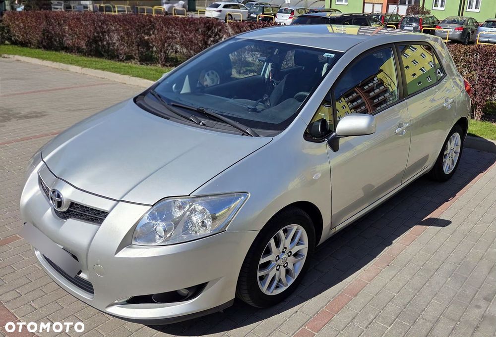 Toyota Auris 2.0 D-4D - 2