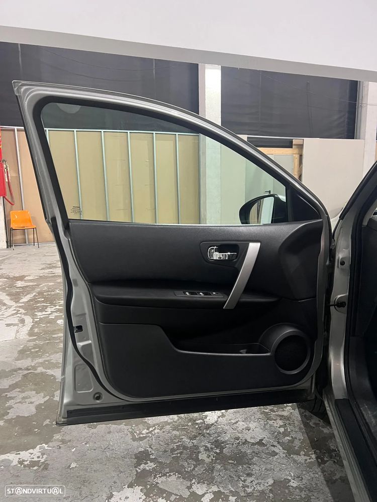 Nissan Qashqai 2.0 dCi Acenta AT FPD - 30