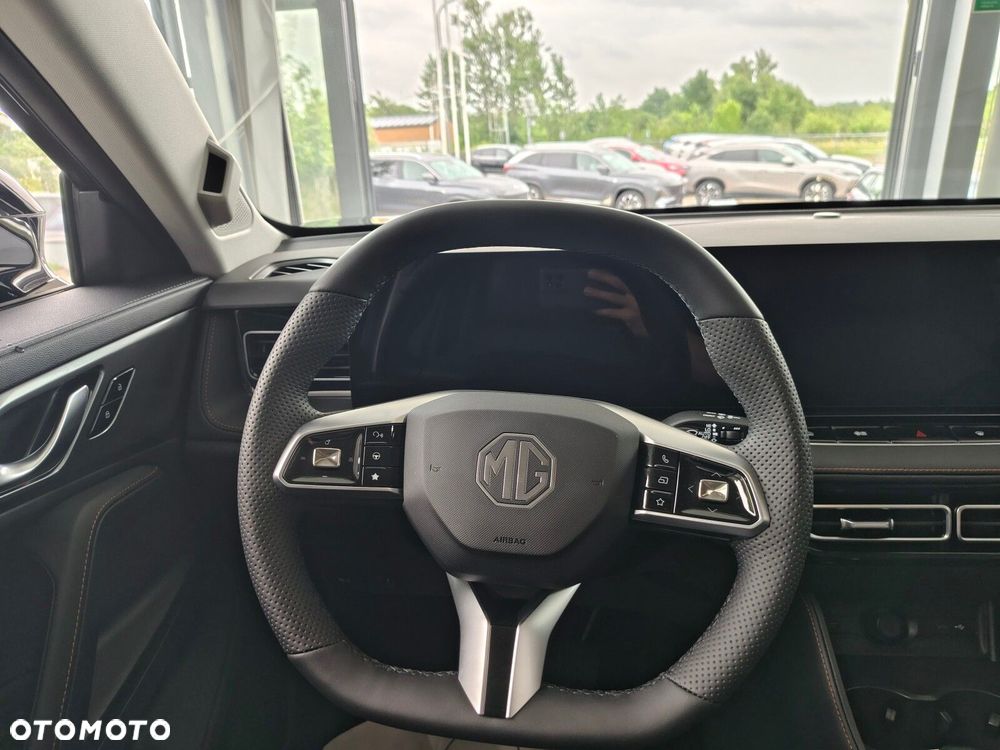 MG HS Hybrid+ - 11