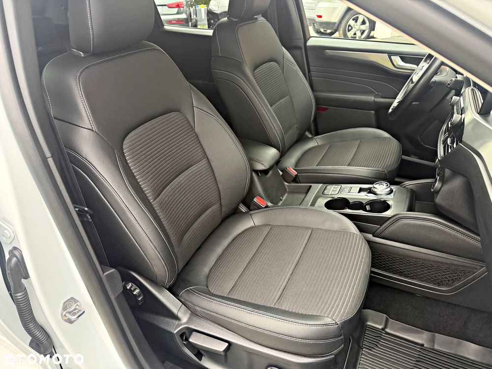 Ford Kuga 2.0 EcoBlue 4x4 TITANIUM - 28