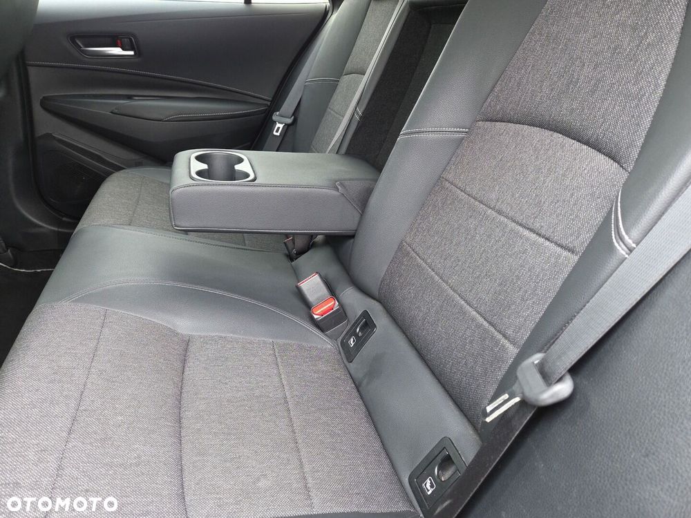 Toyota Corolla 2.0 Hybrid Style - 16