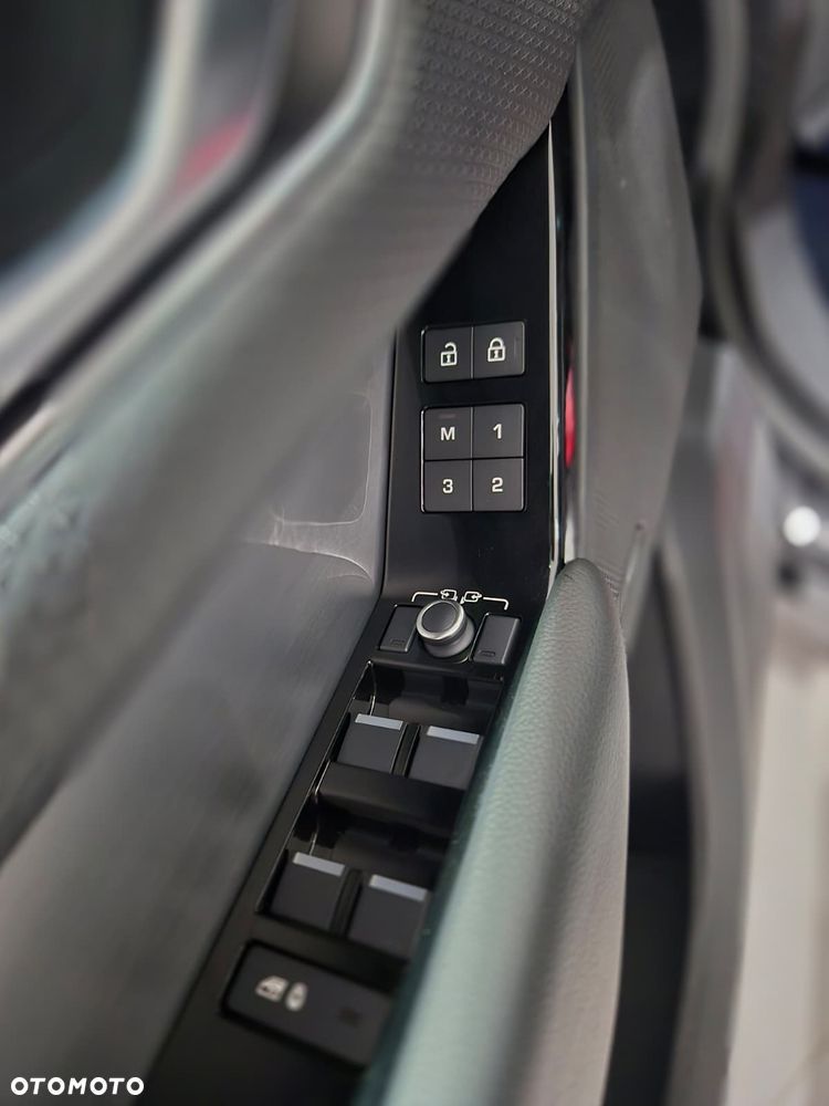 Land Rover Range Rover Velar 2.0 D200 mHEV - 18