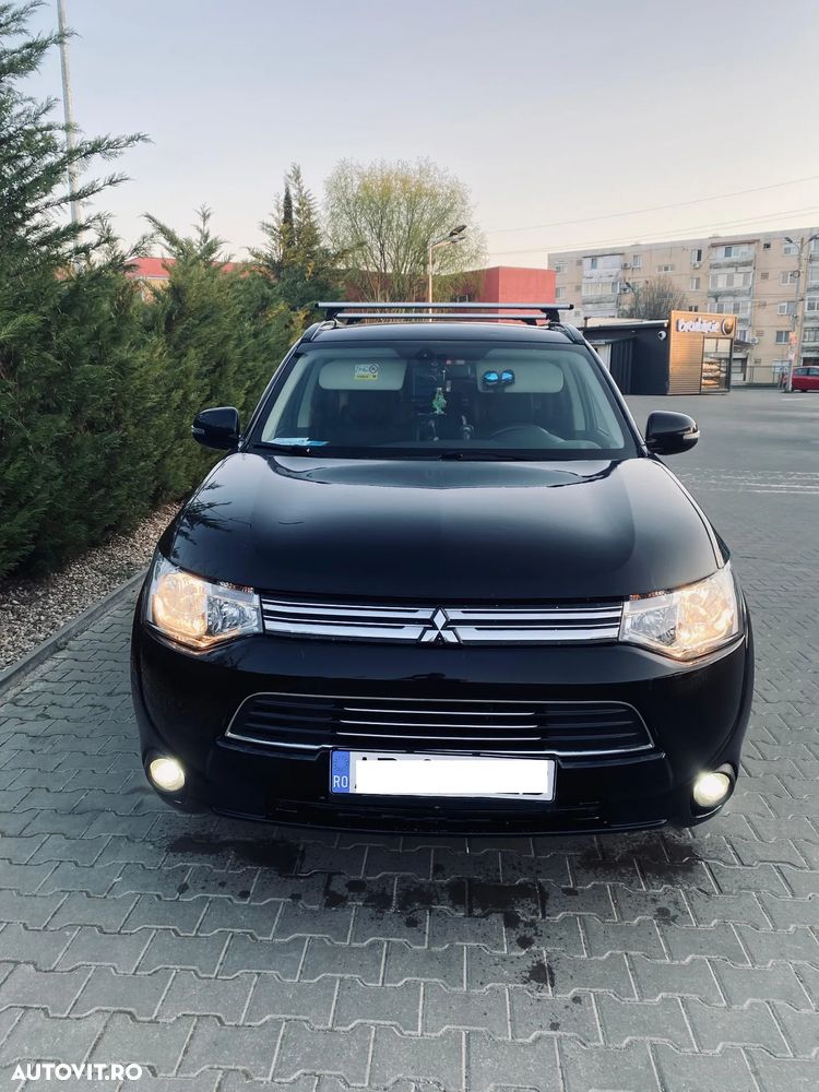 Mitsubishi Outlander - 3