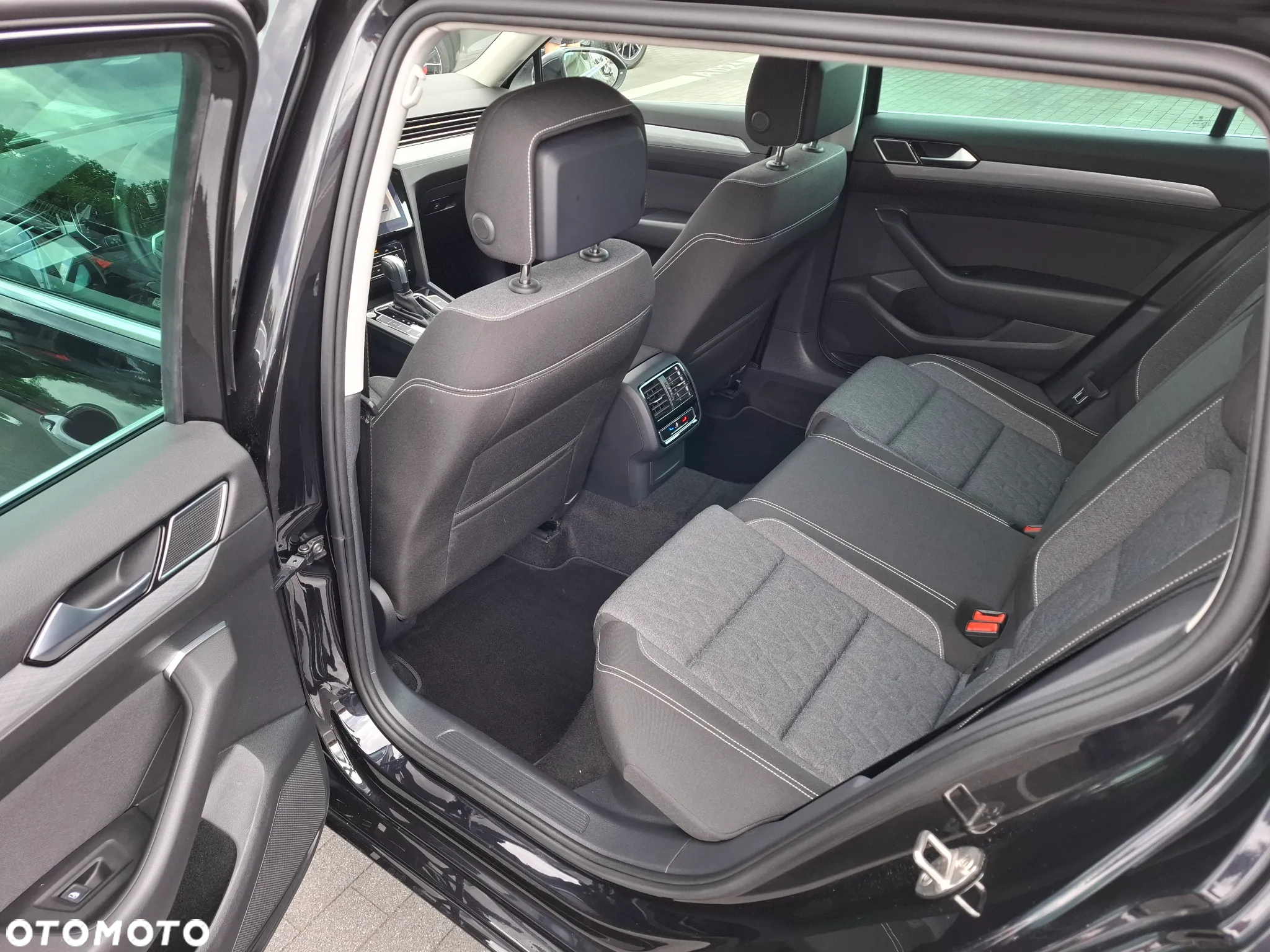 Volkswagen Passat Variant 2.0 TDI SCR DSG Business - 15
