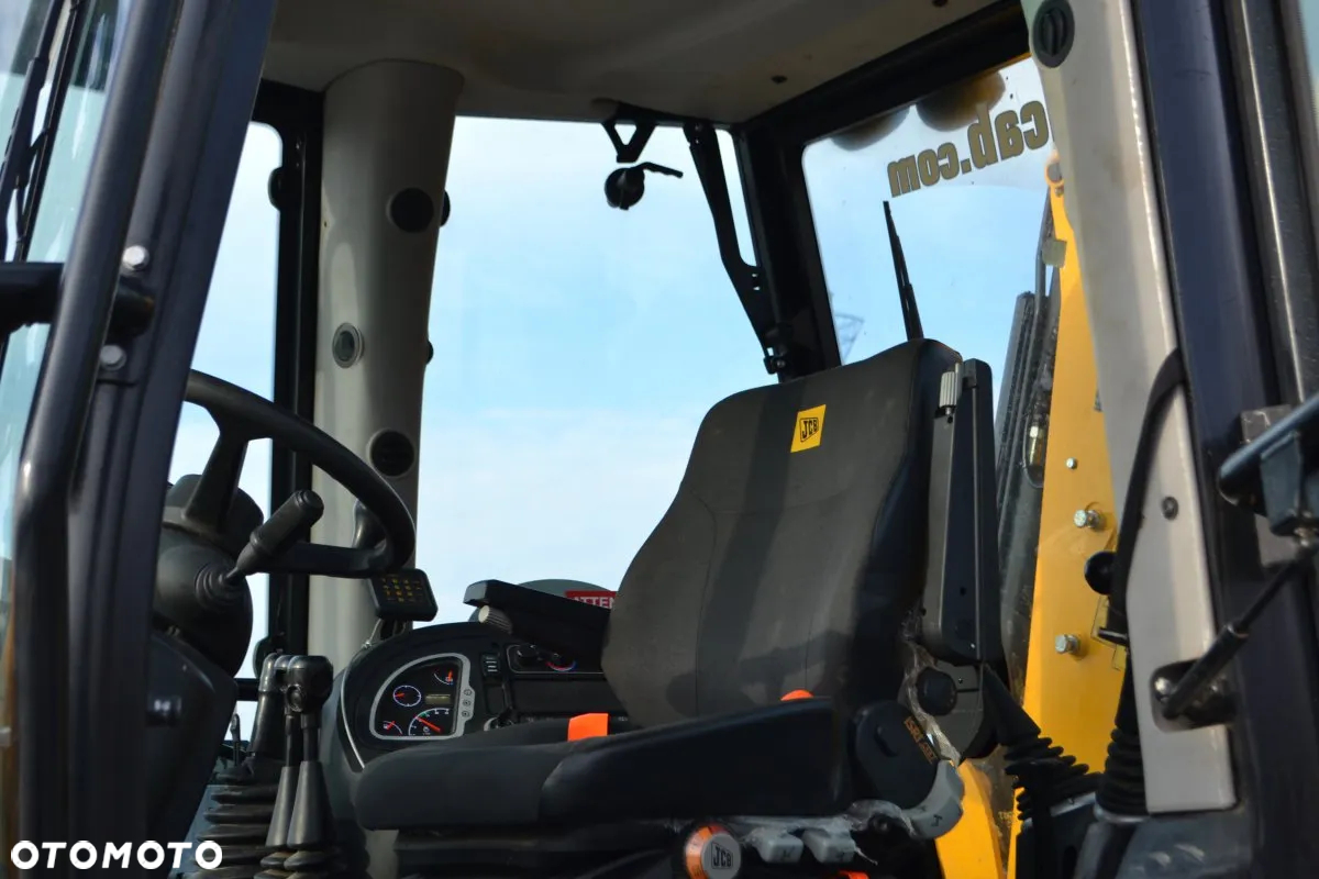 JCB 3CX - 25