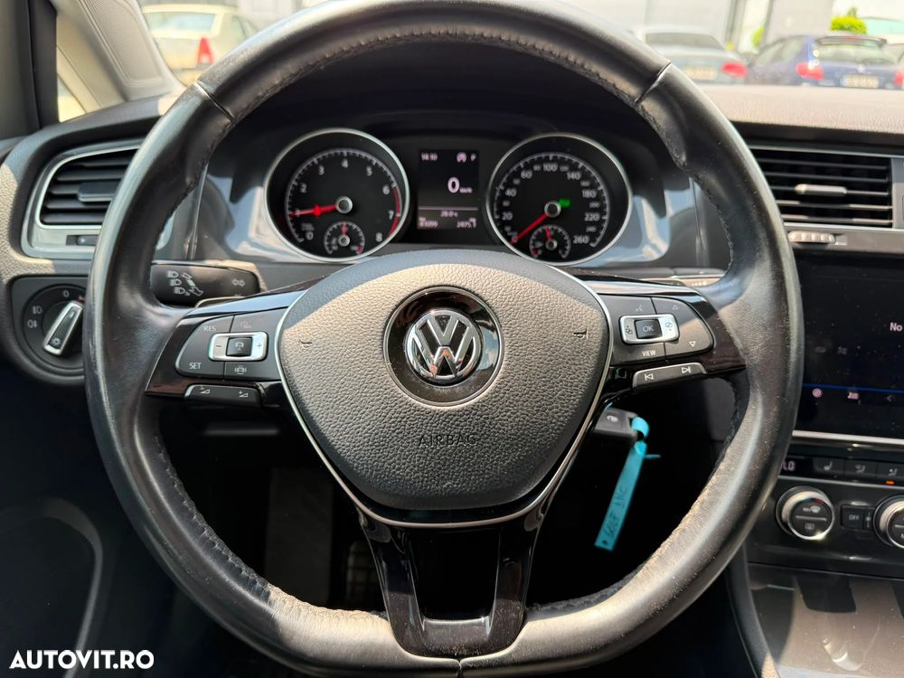 Volkswagen Golf - 5