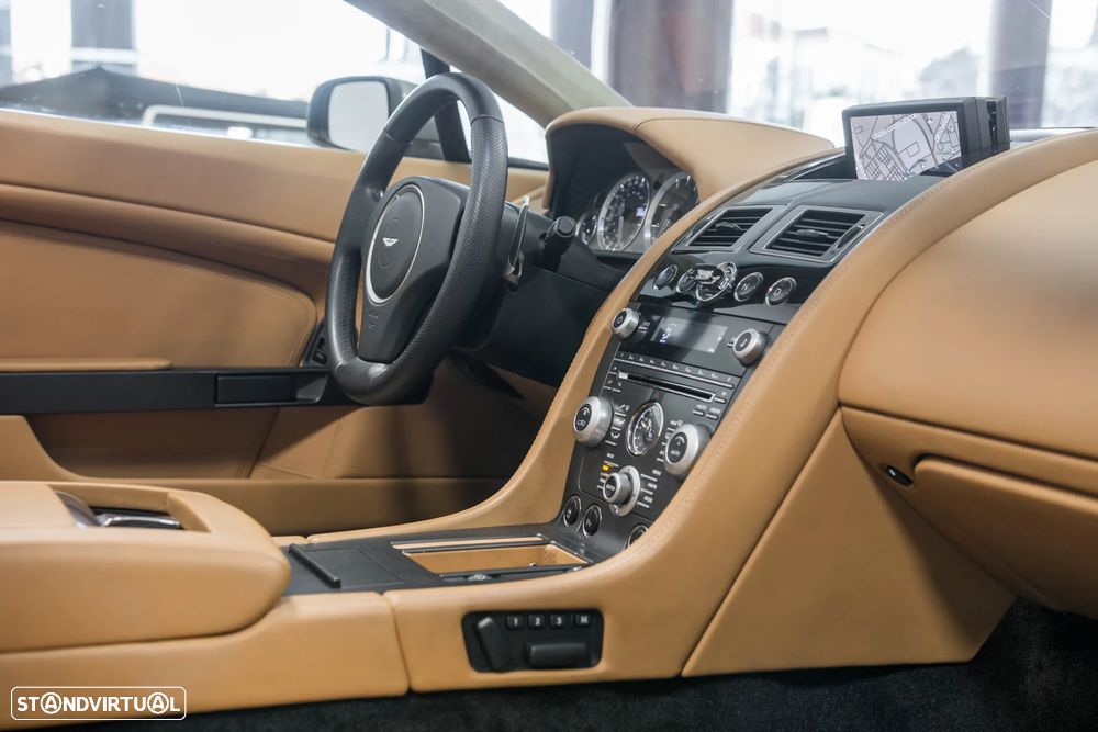 Aston Martin Vantage Roadster V8 Sportshift - 12