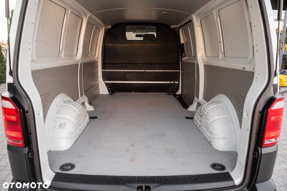 Volkswagen Transporter - 11