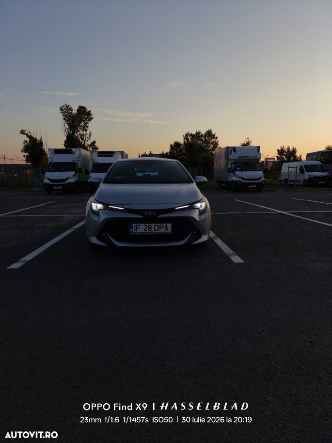 Toyota Corolla 1.8 HSD Business - 19