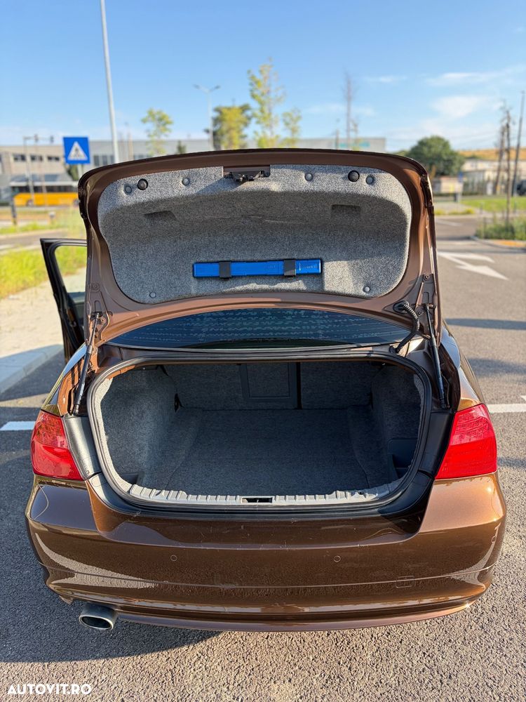 BMW Seria 3 320d - 11