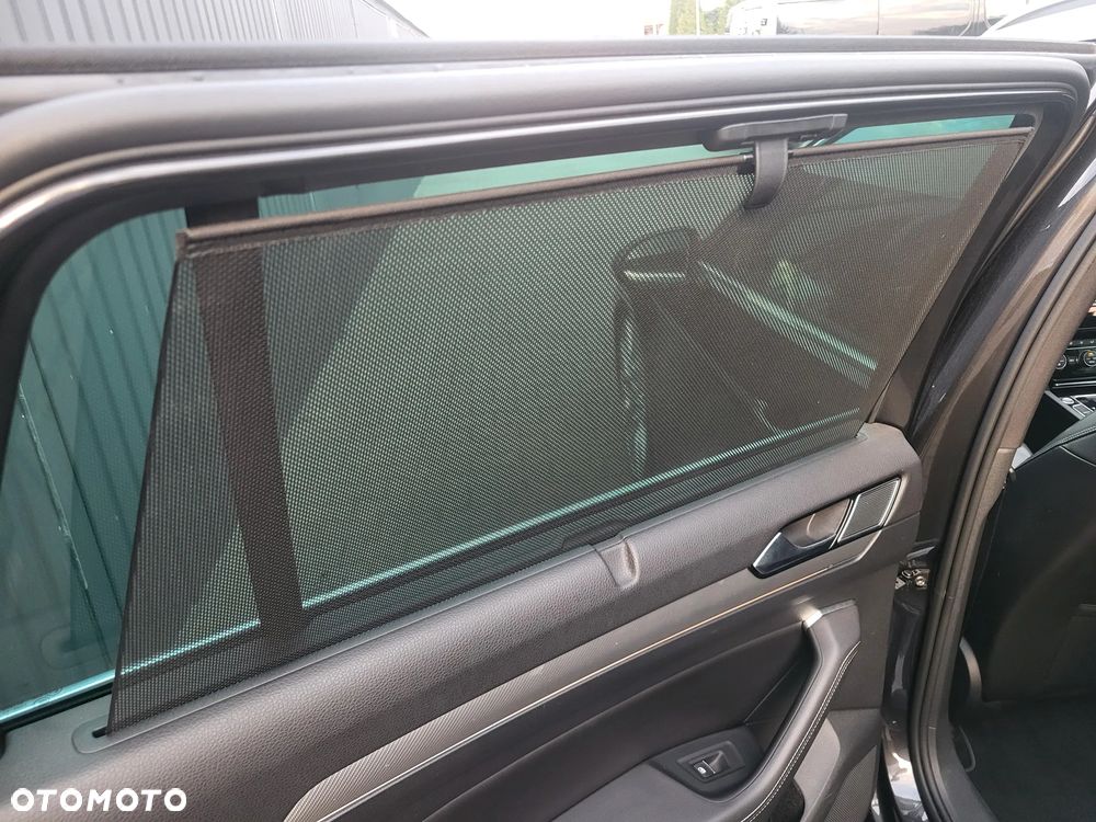 Volkswagen Passat - 24