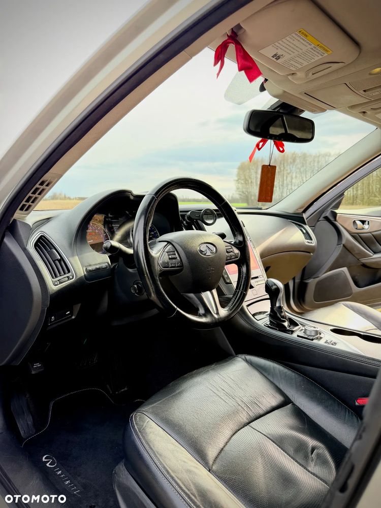 Infiniti Q50 - 8