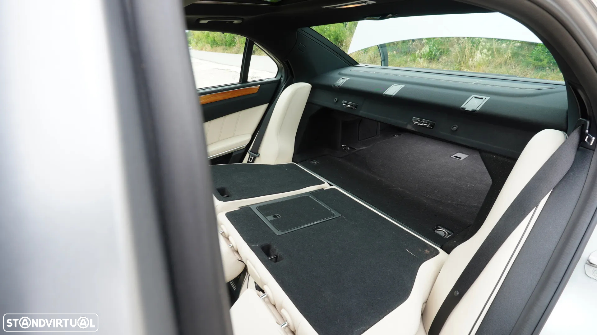 Mercedes-Benz E 300 Bluetec Hybrid Avantgarde - 12