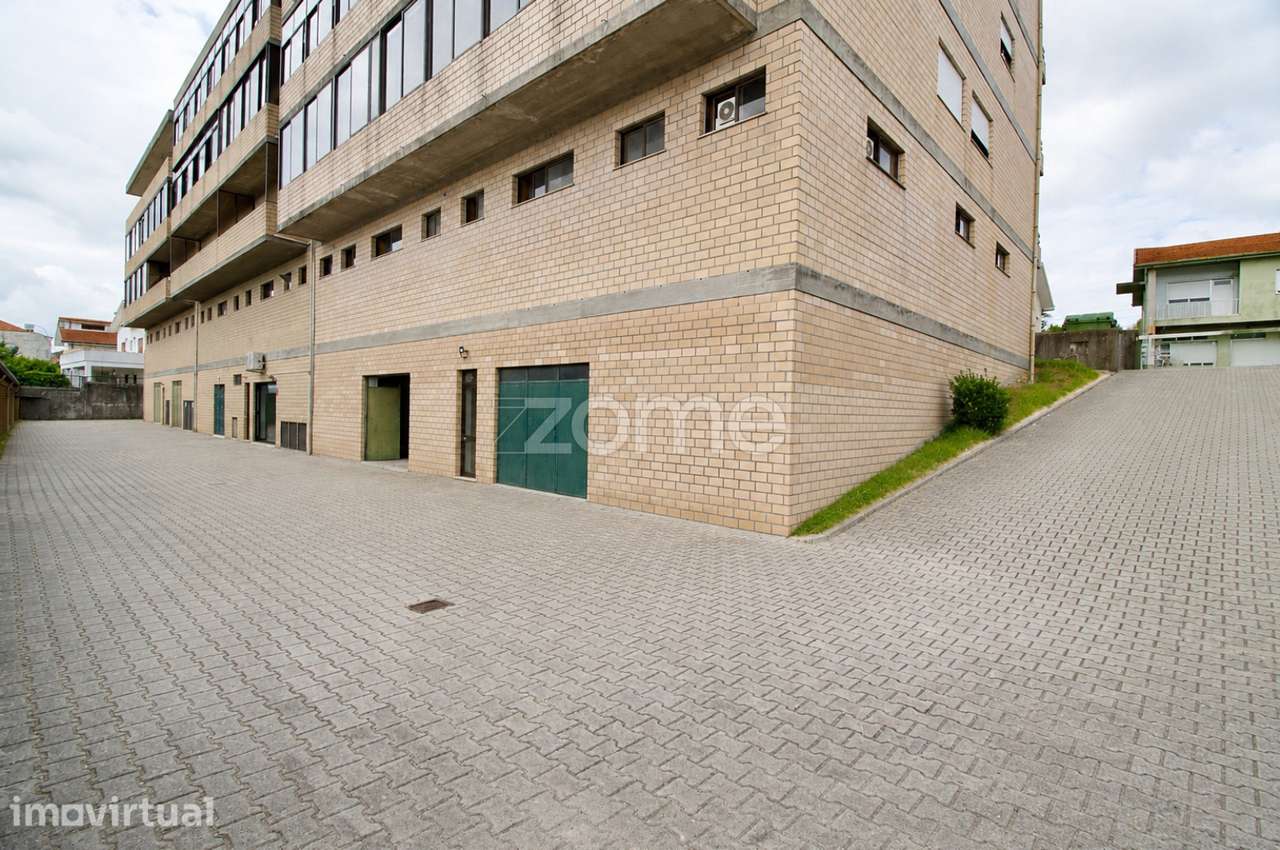 Armazém em cave para arrendamento, com 124 m² em St. Tirso. - Grande imagem: 2/12