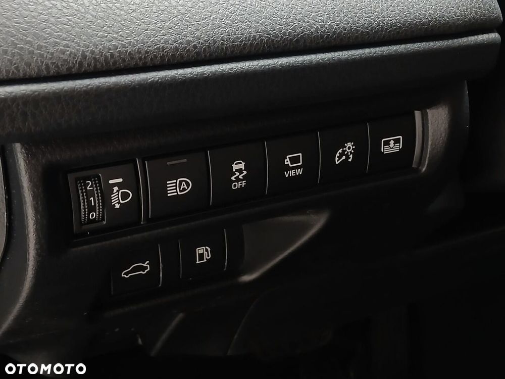 Toyota Camry - 20