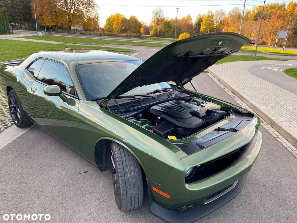 Dodge Challenger - 25