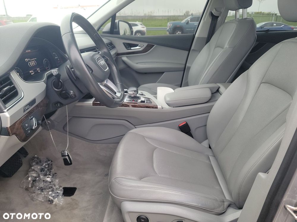 Audi Q7 - 11