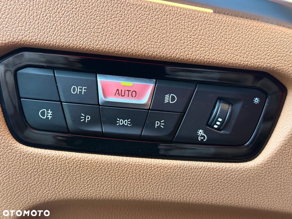 BMW Seria 3 320d xDrive M Sport sport - 22