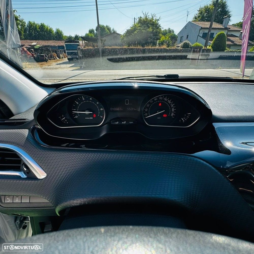 Peugeot 2008 1.2 PureTech Style — fotografia 15