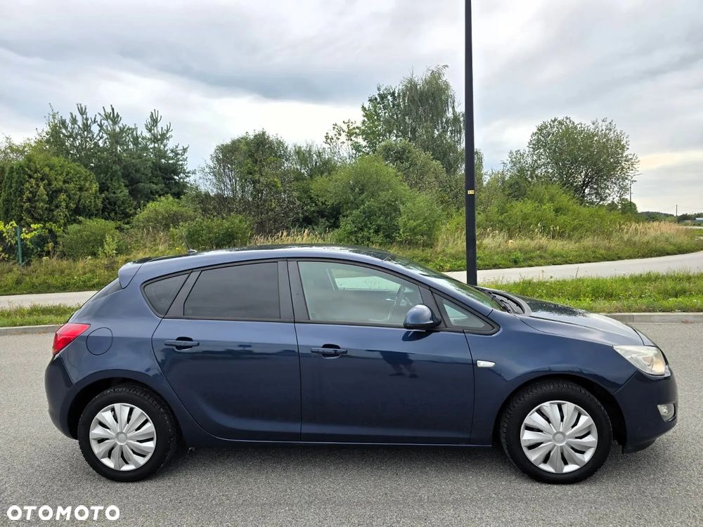Opel Astra 1.6 Cosmo - 31