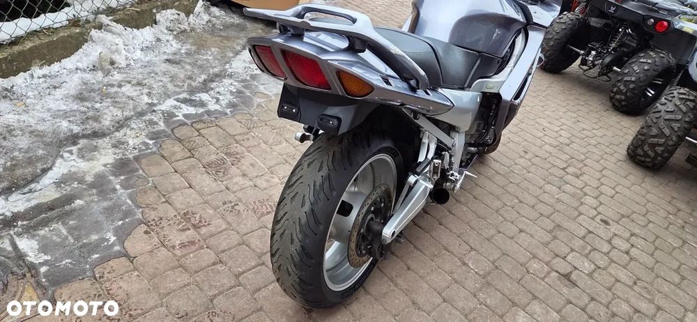 Yamaha FJR - 28