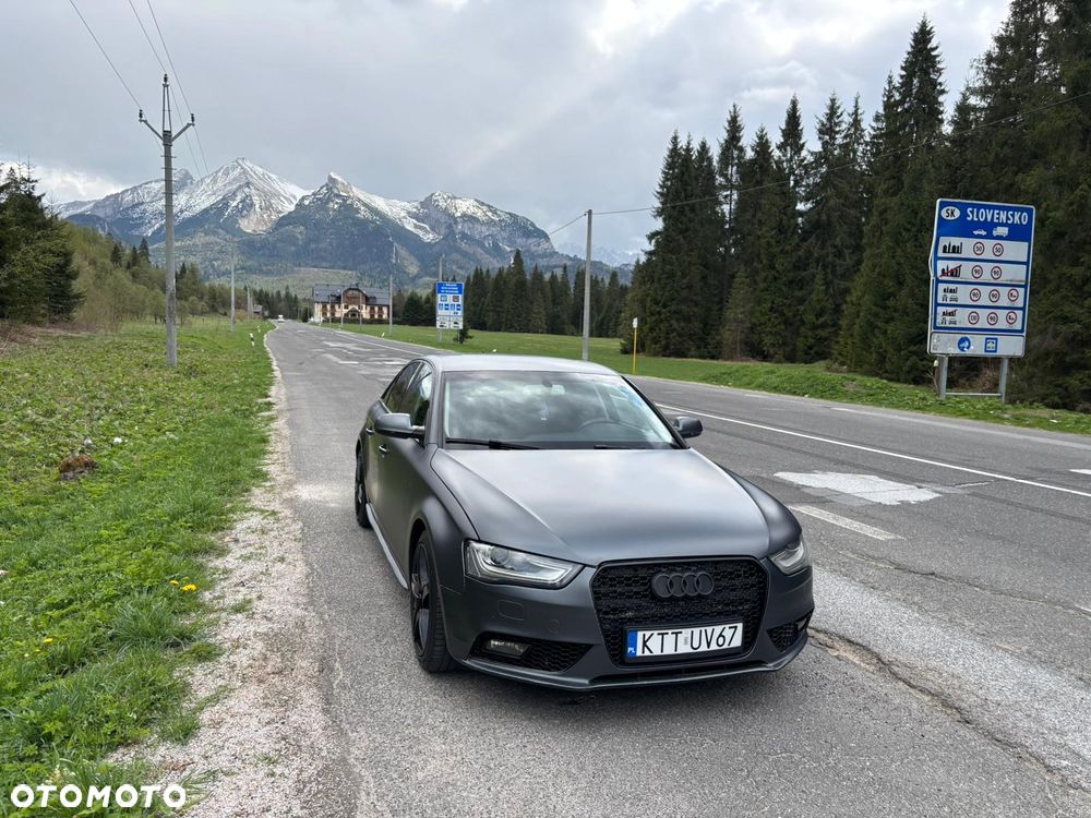 Audi A4 Limousine - 1