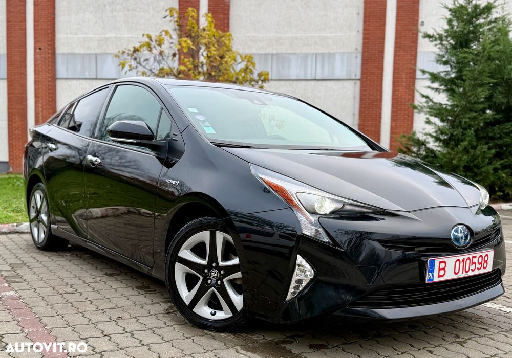Toyota Prius 1.8 HSD Dynamic - 1