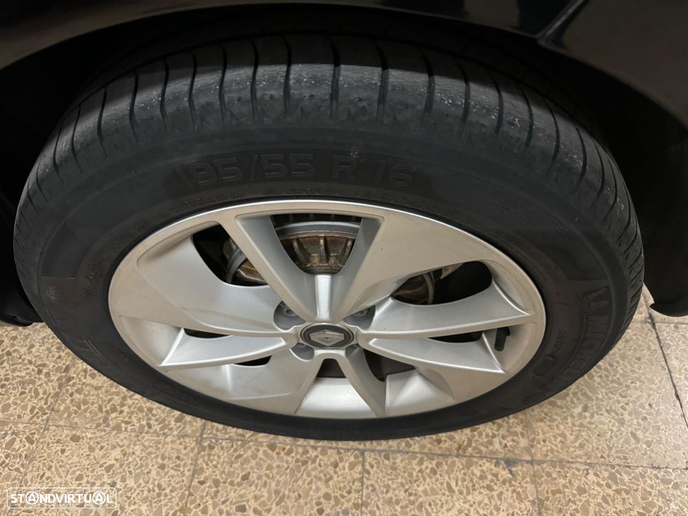 Renault Clio Sport Tourer 1.5 dCi Limited EDition - 4
